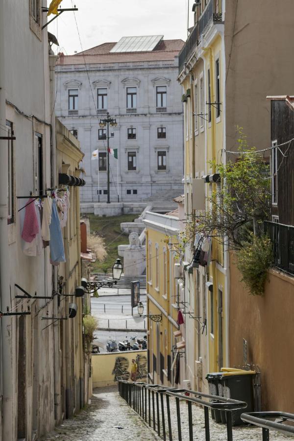 Peixeira And Lissabon